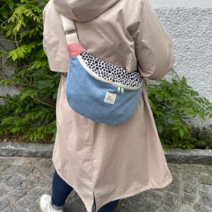 FRIEDA Hipbag Colorblock Leo/blau/rosa  // große Bauchtasche Crossbody Tasche Gürteltasche Handtasche Damen Skandi minimalistisch schlicht