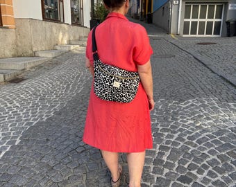 FRIEDA Heuptas Luipaardprint Zwart/Ecru // Grote Dames Heuptas Crossbodytas Buiktas Riemtas Luipaardprint