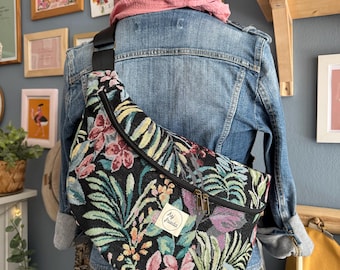 ALMA XL-Bauchtasche Fall Flowers // Damen große Hipbag Crossbodybag Bumbag Gürteltasche Fanny Pack bunt schwarz Blumen