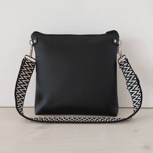 Shoulder bag MILLA UNI black // women's shoulder bag, handbag, crossbody bag, vegan bag, faux leather, black, boho, Scandi, zigzag