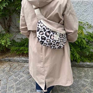 FRIEDA Hipbag Colorblock Leo/Beige // grand sac banane sac bandoulière sac ceinture sac à main femme Scandi minimaliste simple