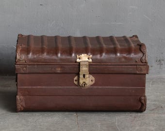 Caja metálica vintage marrón con herrajes originales, 55x34x30cm – Baúl de almacenaje original de la India, pieza única, caja metálica