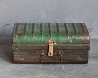 Baúl original vintage de metal con pátina verde – 56x34x24(H) cm, único, caja de metal, baúl, original,