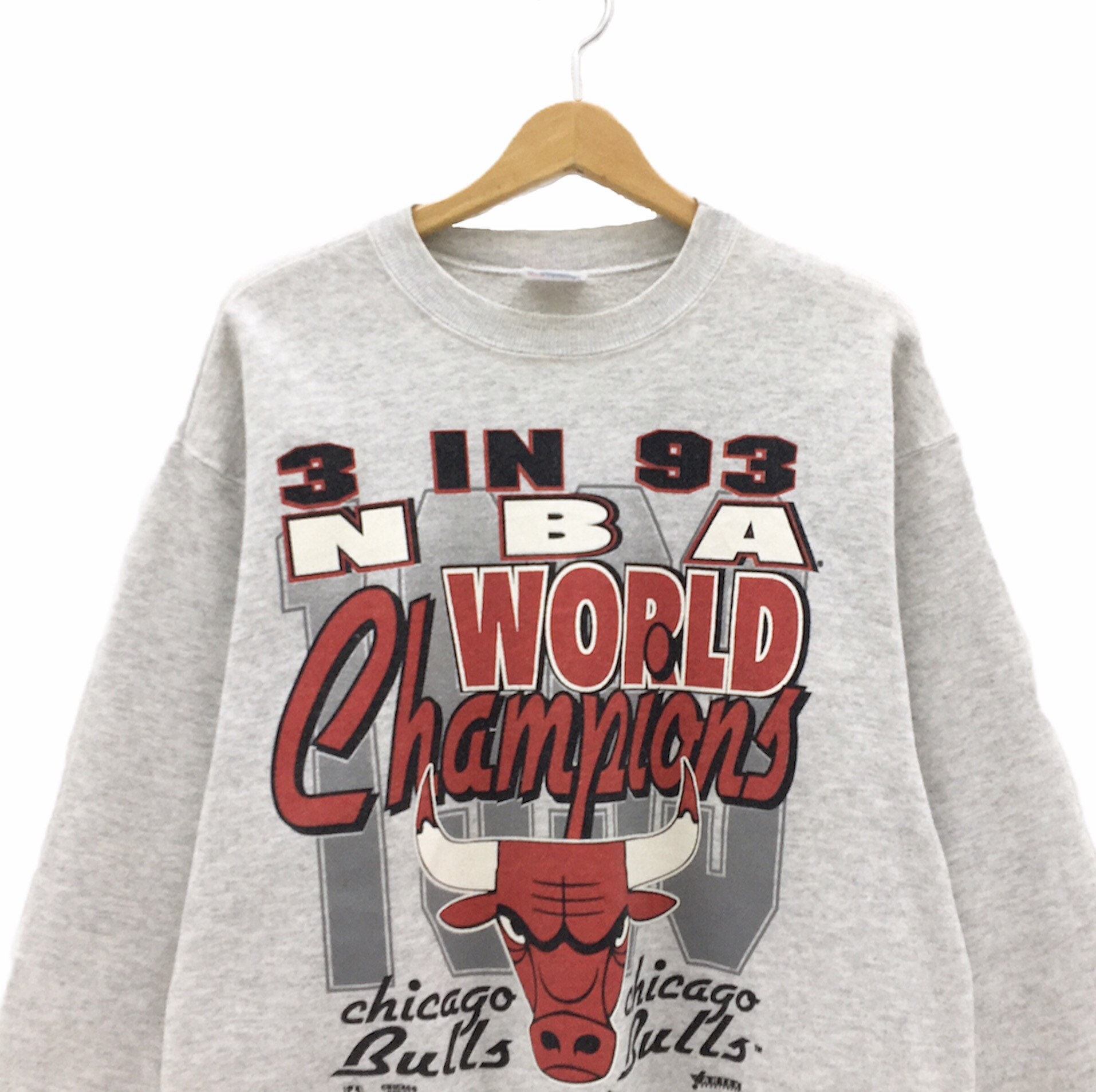 Vintage Style 90s Chicago Bulls 1996 Benny The Bull Tshirt Sweatshirt Hoodie Crewneck Sweatshirt Pullover Reprinted Full Color Full Size Gifts for NBA Fans - Bluefink