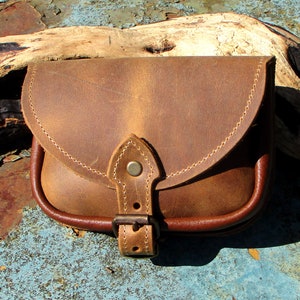 Leder-Gürteltasche mit Rollenschnalle Bauchtasche Hüfttasche Gewandtasche