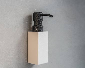 Dozownik mydła CUBE mini, z uchwytem ściennym na klej, bez wiercenia, 1 szt.