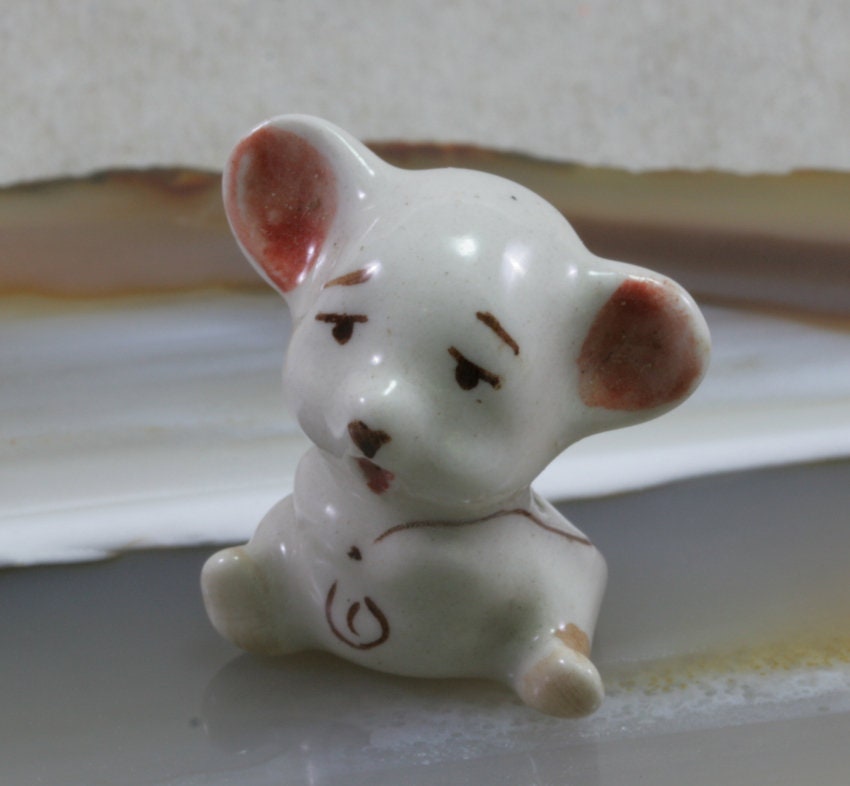 背中に花をつけたネズミ、磁器ミニチュア - Etsy 日本
