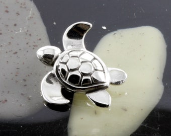 Sea turtle pendant, 925 sterling silver