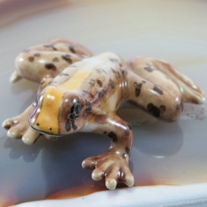 Frog, miniature, porcelain