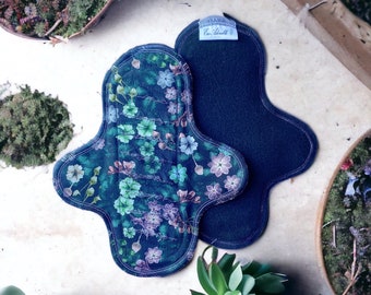 9 inches Green Floral Cotton Gusher Pad- 3.25in Wide Gusset- Heavy Peekaboo Style