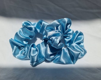 Satinstoff Scrunchie hellblau - made in Germany - Haargummi - Haarband - Haarschmuck - Accessoires - Geschenkidee für Sie