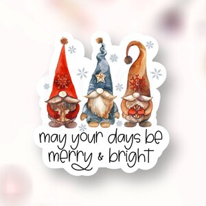 Joyeux et lumineux Autocollant PNG, Gnomes d’hiver, Étiquettes d’emballage de Noël pour petites entreprises, Sceaux de remerciement, Cricut Avery Design Télécharger SVG