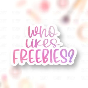 A quién le gustan los regalos PNG, regalos gratis dentro de sellos de sobre azul rosa, pegatina para pequeñas empresas, etiqueta de tienda linda, cricut descargar corte de impresión DIY