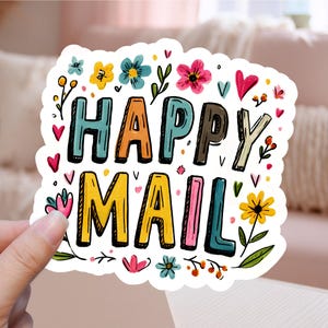 Heldere Happy Mail afdrukbare sticker voor kleine bedrijven png, schattige krabbelbrieven print gesneden kinderwinkel marketinglabel bloemen Cricut Avery-sjabloon