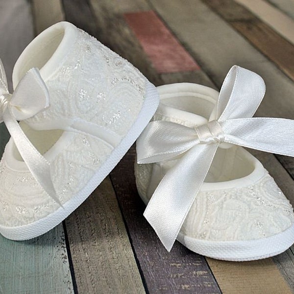 Chaussures de bébé fille en dentelle écru 0-12 mois, chaussures de bébé fille de baptême, chaussures pour tout-petits, chaussures de bébé fille de mariage, chaussures de bébé fille de baptême