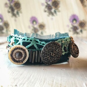 Vintage Button Bracelet / Velvet Beaded Bracelet / Antique Button Bracelet / One of a Kind Jewelry / Boho Jewelry
