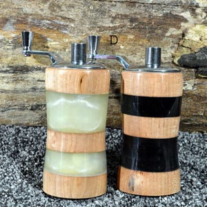 Juego de molinillo de sal y pimienta de mesa: Molinillo de hierbas de cerámica Maple & Resin