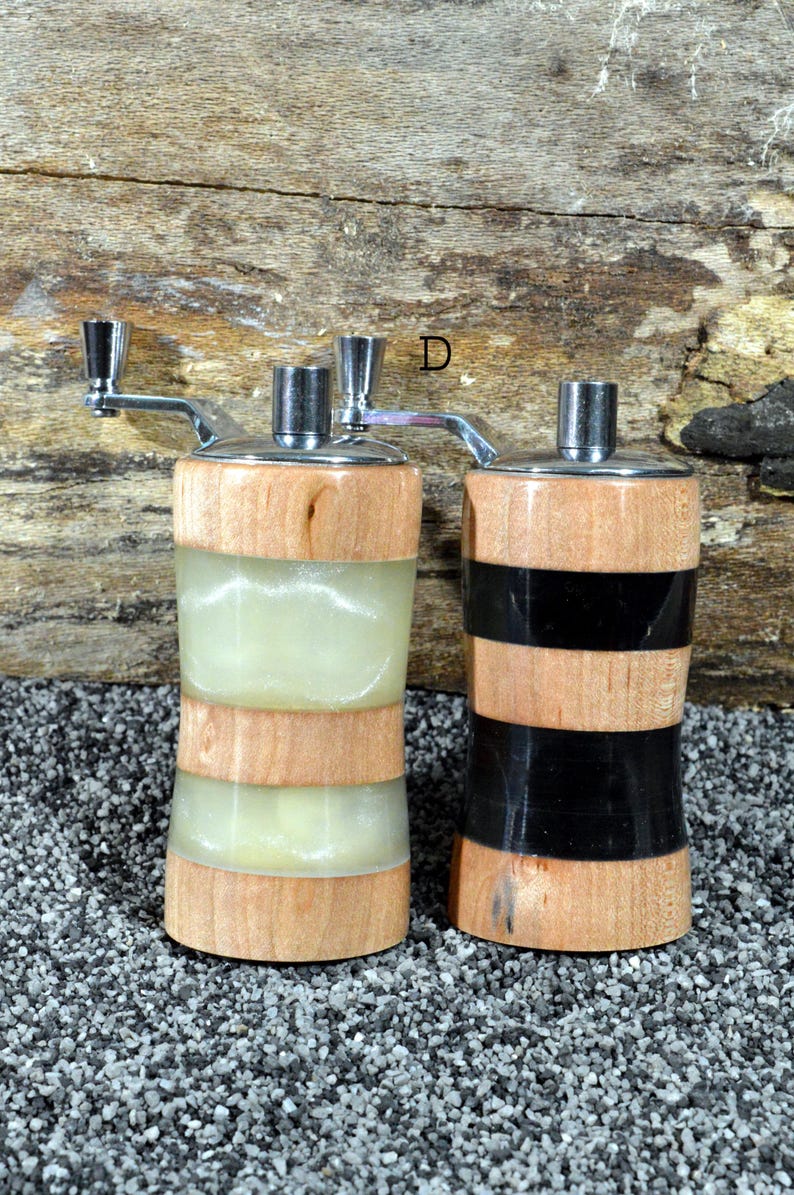 Juego de molinillo de sal y pimienta de mesa: Molinillo de hierbas de cerámica Maple & Resin