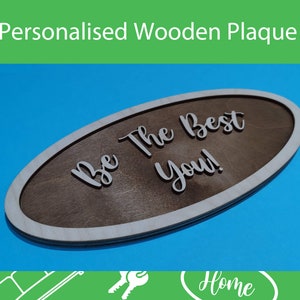 Placca in legno personalizzata. Montaggio a parete o free standing. Pioppo tagliato al laser con sfondo tinto