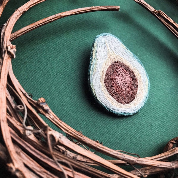 Broche d’avocat, épinglette à broder à la main, cadeau pour elle, épinglette de fruits exotiques