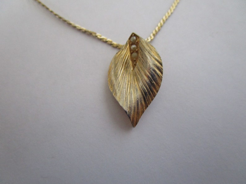 Vintage 14 K Gold Filled Flat S Chain Necklace /& Leaf Pendant