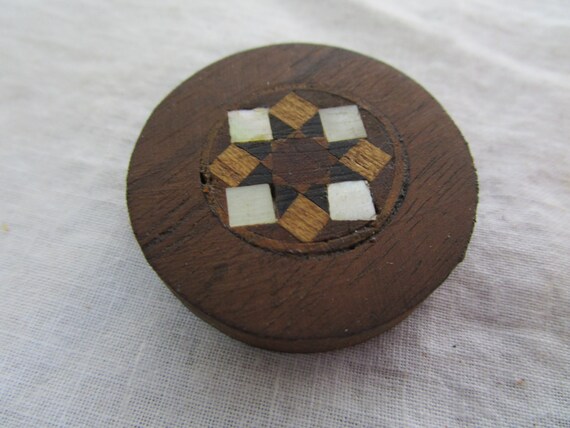 Vintage Inlaid Wood Disc Adornment with Mother of… - image 1