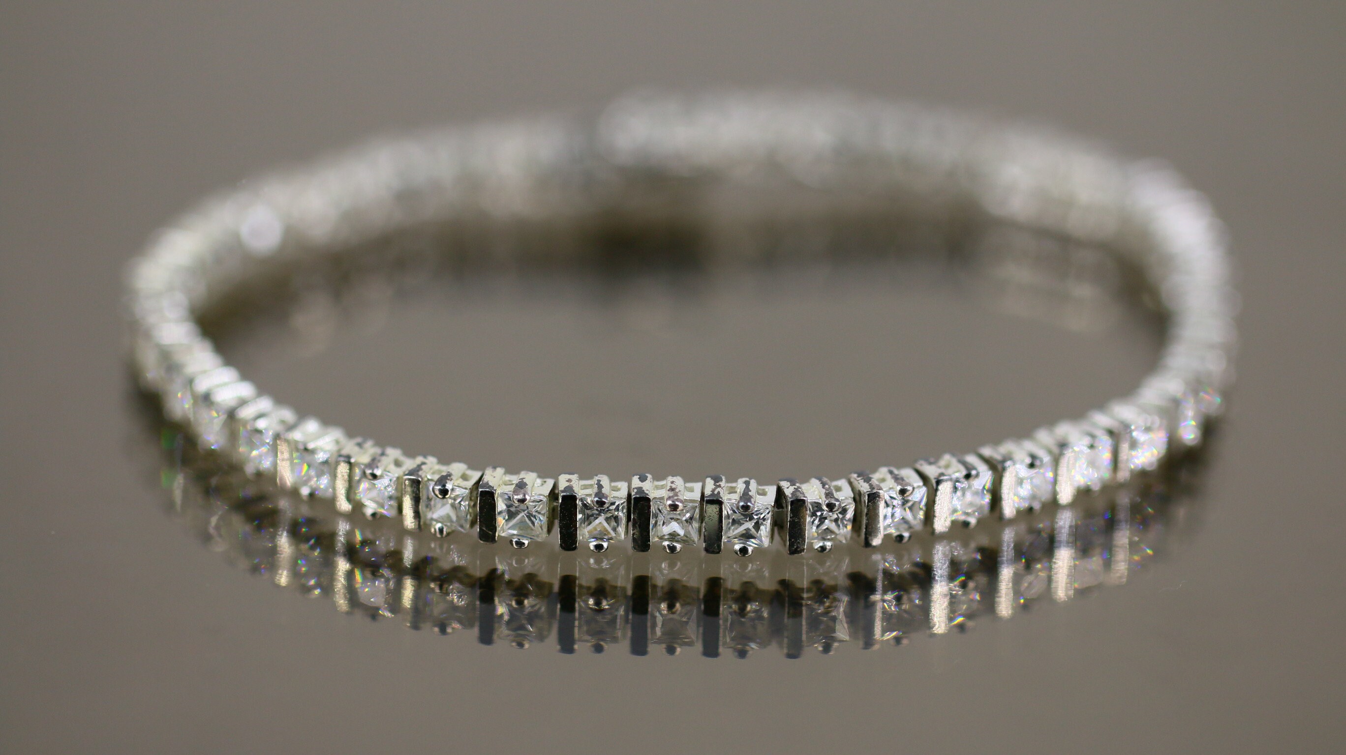 Vintage Sparkling White Crystals CZ Flowers Floral Design Tennis Chain Bracelet 925 Sterling Silver BR 852L