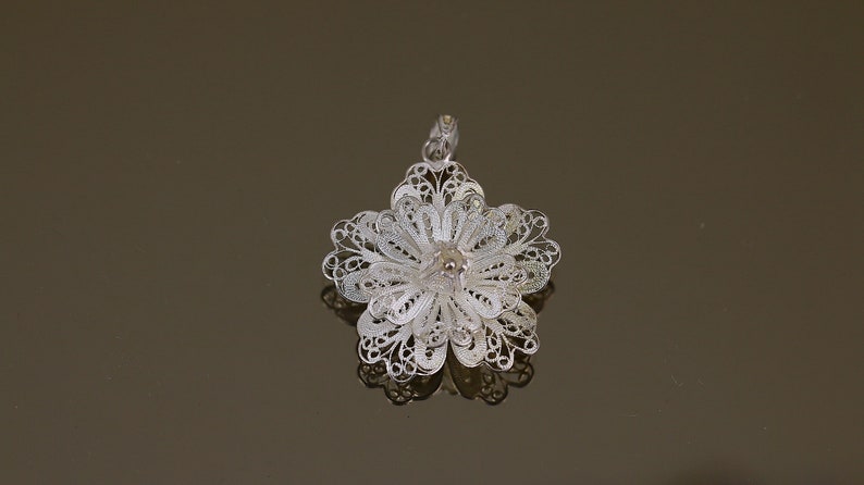 Vintage Cut Scroll Filigree Flower Floral Blooming Design Pendant 925 Sterling PD 2009