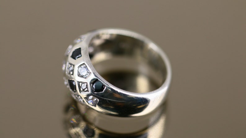 Vintage Thick Black and White CZ Crystals Women/'s Ring 925 Sterling Silver Size 6.45 RG 1008