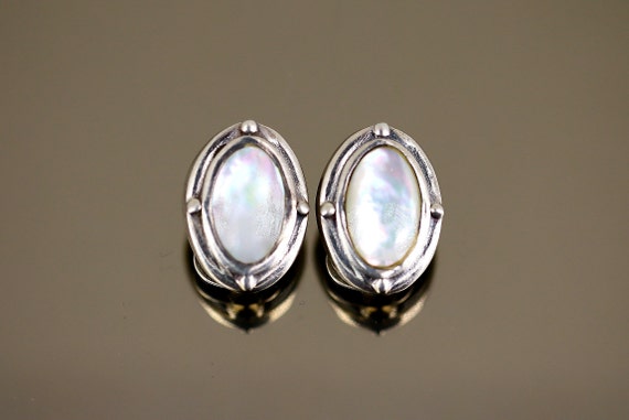 Oval Shape MOTHER OF PEARL /& 925 Sterling Silver Earrings Spiral Design