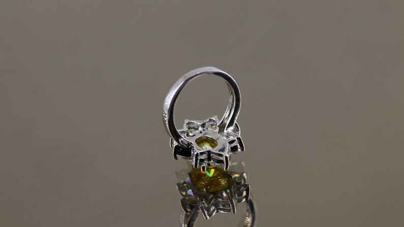 Vintage Sparkling Yellow White Crystals CZ Flower Daisy Floral Design Ring 925 Sterling Silver Size 5.75 RG 1850