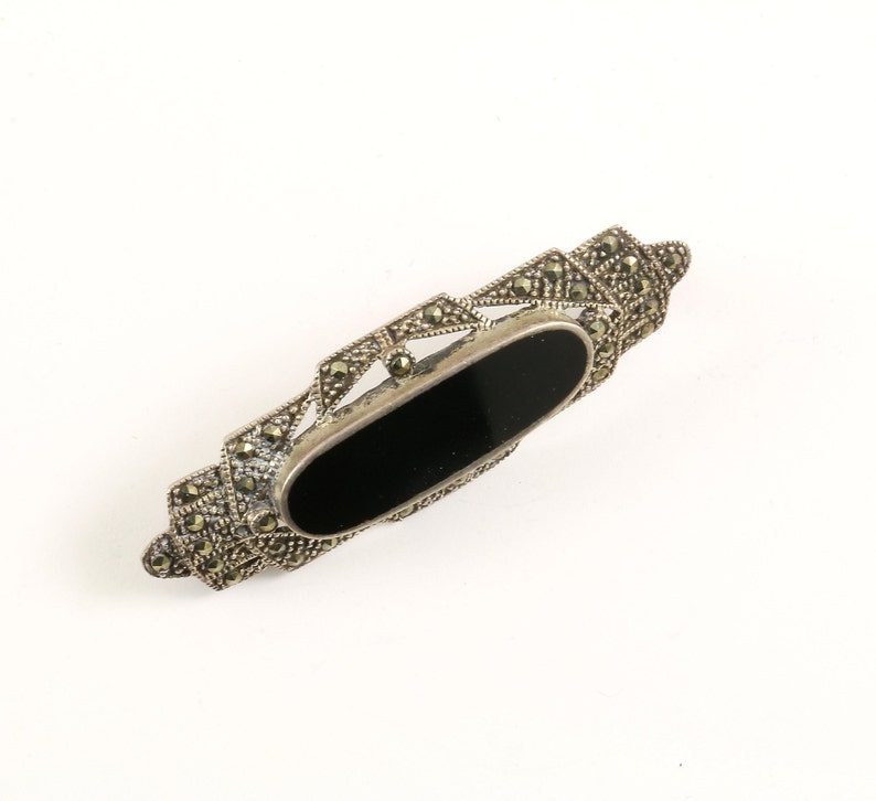 Vintage Oval Black Onyx Marcasite Elegant Design Brooch 925 Sterling Silver BB 1753