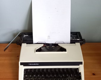 Beautiful 80s typewriter, Adler Triumph Gabriele 12 - with case