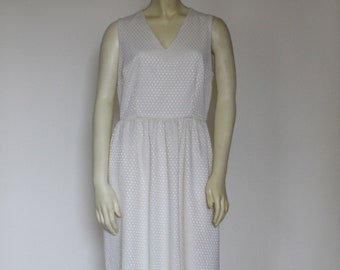 Beige Textured Cotton Blend Knit Dress Women, Sleeveless Knee Length V-Neck With Pockets, Custom Handmade
