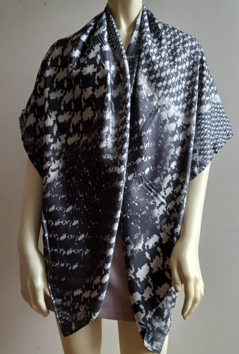 Women,s Square Satin Scarf, Polyester Fall Oversized bild 3