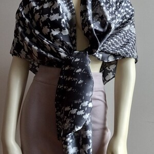 Women,s Square Satin Scarf, Polyester Fall Oversized bild 2