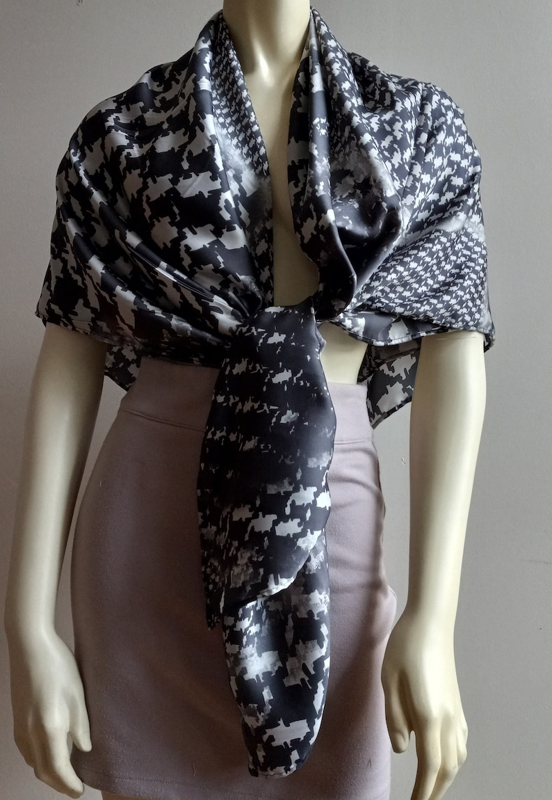 Women,s Square Satin Scarf, Polyester Fall Oversized bild 2