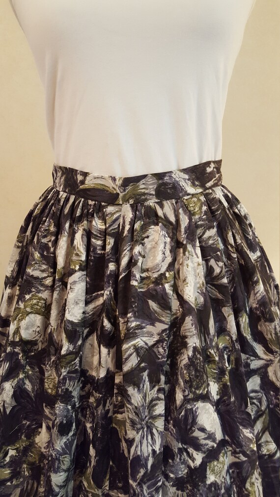 Vintage 50's Gray and Olive Floral Print Cotton S… - image 5