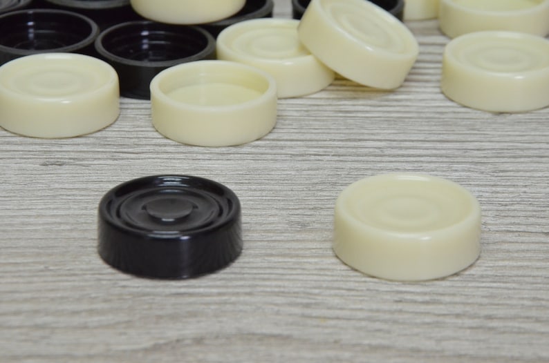 beautiful old-fashioned checkers in Russia Vintage checkers elegant plastic checkers of the USSR,russian antiques