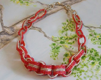 Kette mit Ringelementen Rot und Silber