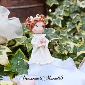 bomboniera comunione bambina, bomboniera fatta a mano, bambolina in porcellana fredda, cake topper personalizzato, statuina per torta