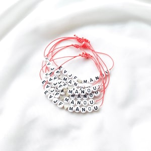 Pulsera de perlas MANTRA para personalizar // Perlas blancas, letras negras