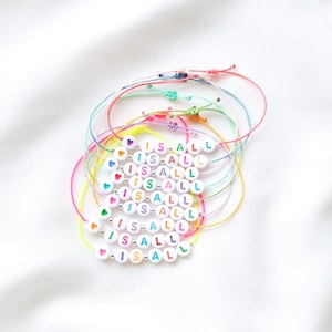 MANTRA bracelet in pearls to personalize // White pearls, multi-colored letters