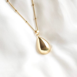 Teardrop pregnancy bola necklace // Gold plated