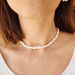 Collier ras de cou SHELL // Choker en coquillages naturels blancs image 1