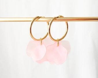 POPPY hoop earrings - Translucent pale pink // Stainless steel hoop earrings with flower petal effect sequins