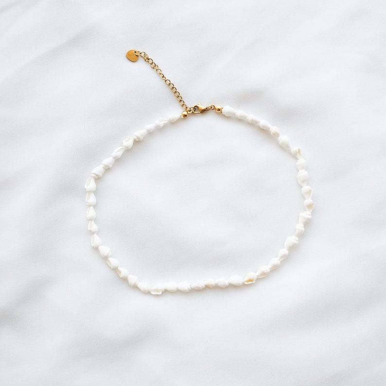 Collier ras de cou SHELL // Choker en coquillages naturels blancs image 2