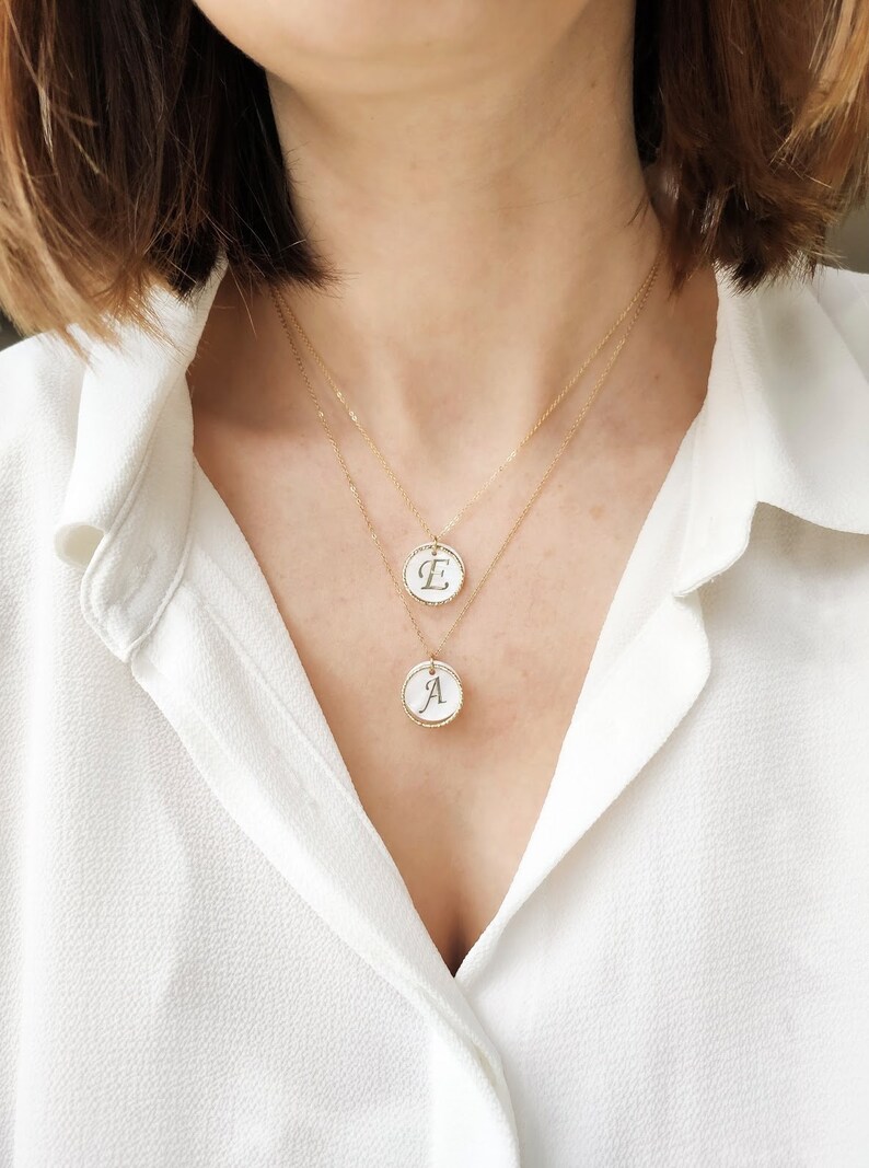 Collier Vintage Années 1970 - Perles Noires Et Nacrées - Médaillon Noir - Référence C2