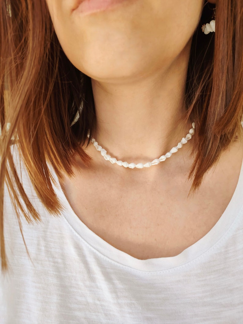 Collier ras de cou SHELL // Choker en coquillages naturels blancs image 3