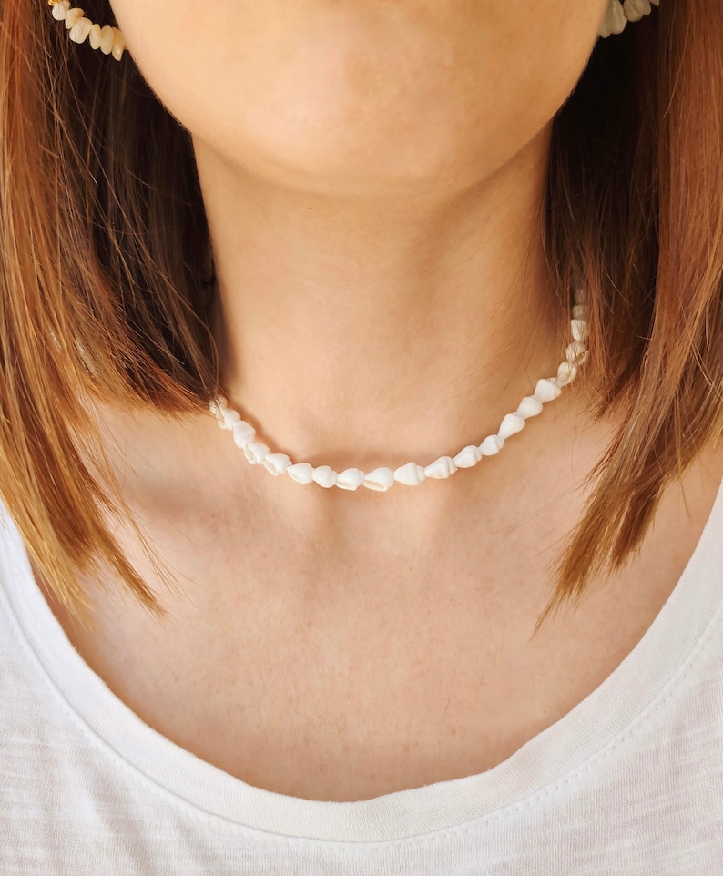 Collier ras de cou SHELL // Choker en coquillages naturels blancs image 9